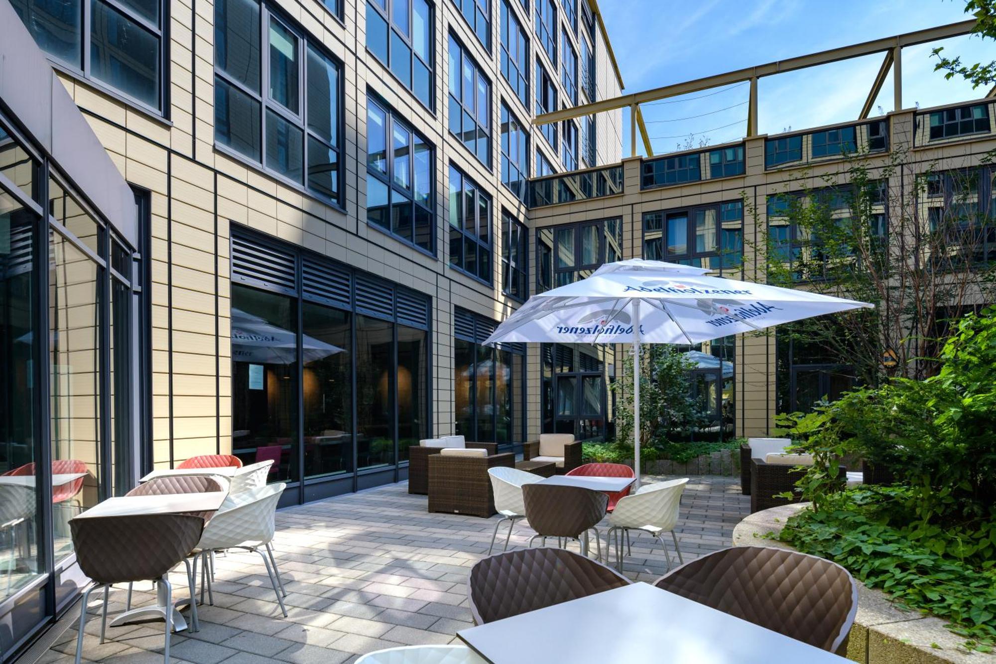 Novotel Suites Muenchen Parkstadt Schwabing Exterior photo