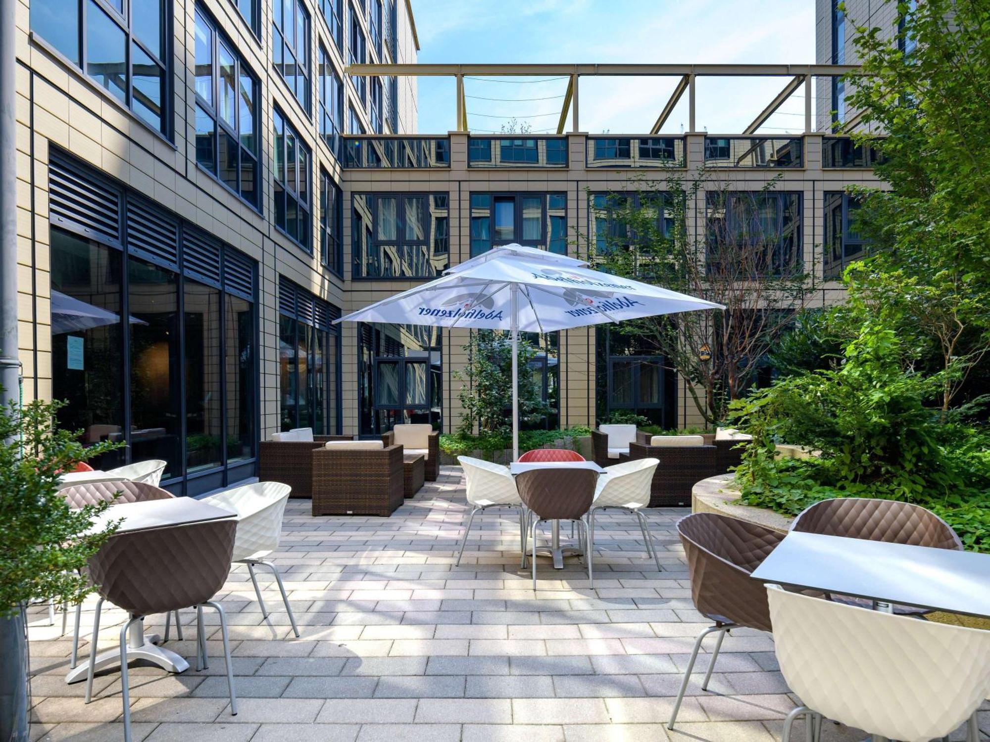 Novotel Suites Muenchen Parkstadt Schwabing Exterior photo