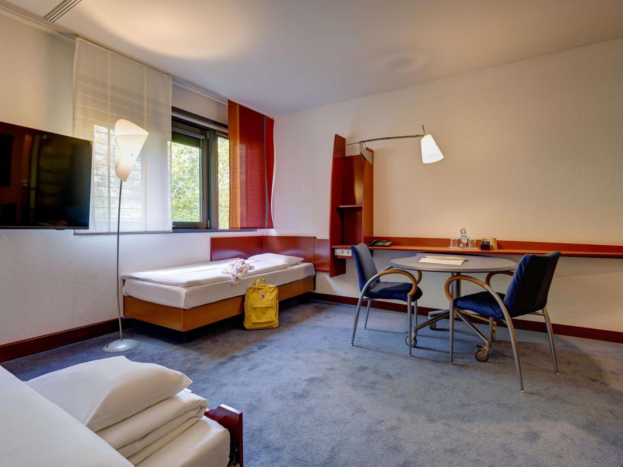 Novotel Suites Muenchen Parkstadt Schwabing Exterior photo